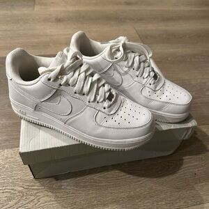 Nike Air Force 1 07 Low White Sneakers